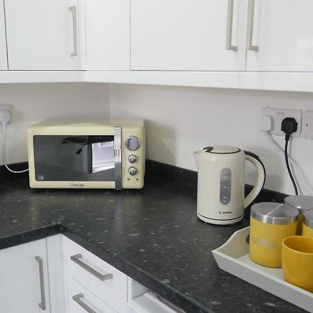 Spacious 6 Bed Home Near City & Albion Stadium Perfect For Contractors! Birmingham Exteriör bild