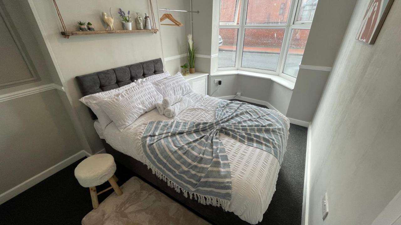 Spacious 6 Bed Home Near City & Albion Stadium Perfect For Contractors! Birmingham Exteriör bild