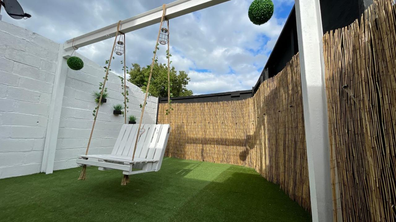Spacious 6 Bed Home Near City & Albion Stadium Perfect For Contractors! Birmingham Exteriör bild